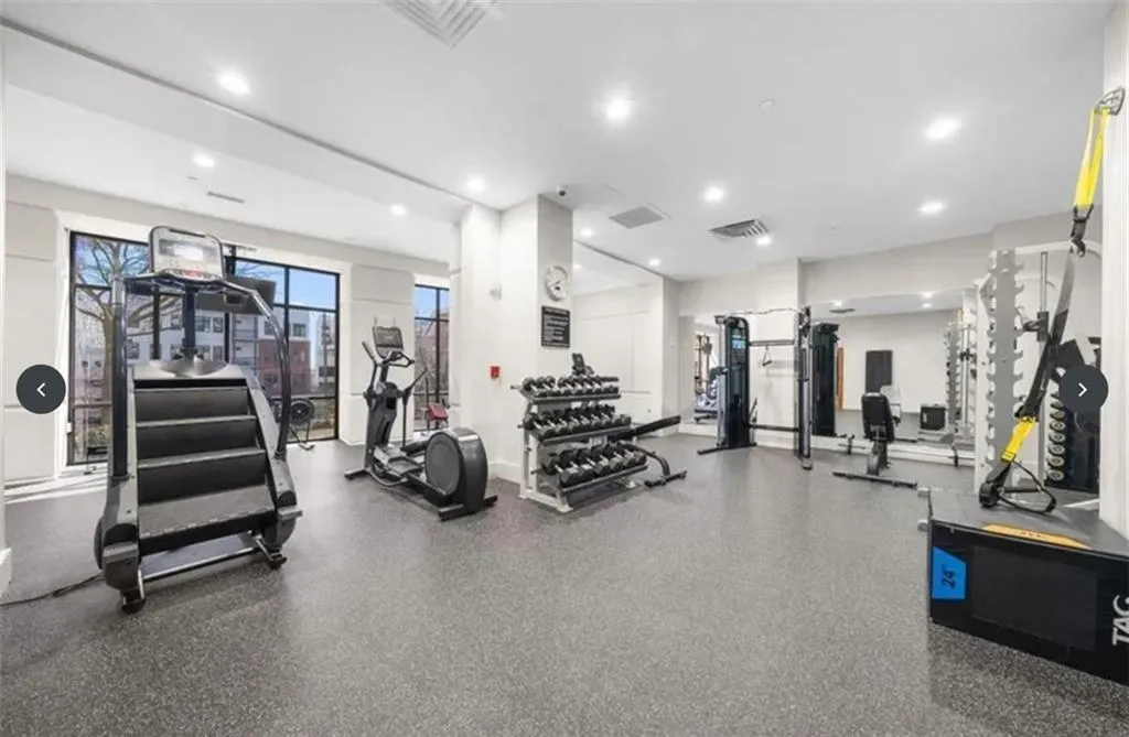 3475 Oak Valley Road Ne Unit #870, Atlanta, Georgia 30326, 1 Bedroom Bedrooms, ,1 BathroomBathrooms,Residential,For Sale,3475 Oak Valley Road Ne Unit #870,7556706