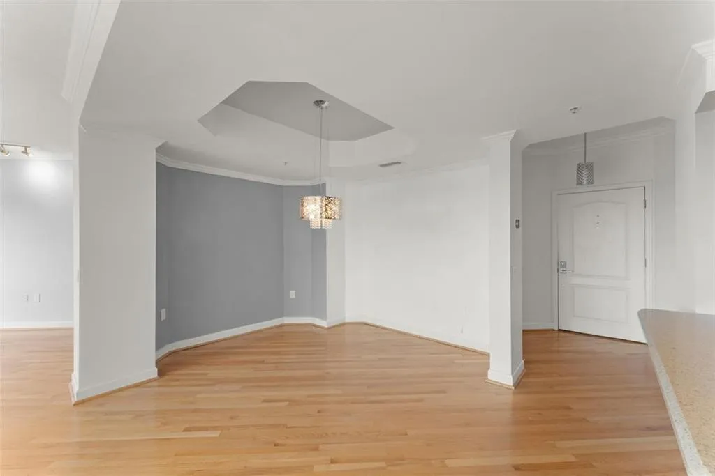 3475 Oak Valley Road Ne Unit #870, Atlanta, Georgia 30326, 1 Bedroom Bedrooms, ,1 BathroomBathrooms,Residential,For Sale,3475 Oak Valley Road Ne Unit #870,7556706