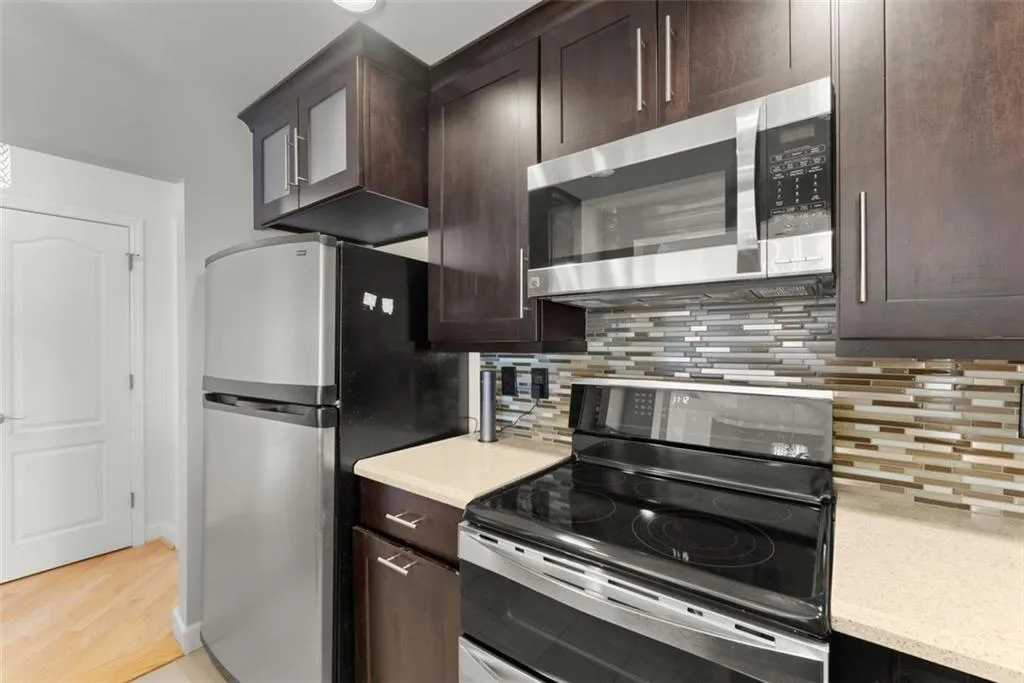 3475 Oak Valley Road Ne Unit #870, Atlanta, Georgia 30326, 1 Bedroom Bedrooms, ,1 BathroomBathrooms,Residential,For Sale,3475 Oak Valley Road Ne Unit #870,7556706