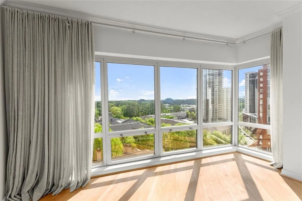 3475 Oak Valley Road Ne Unit #870, Atlanta, Georgia 30326, 1 Bedroom Bedrooms, ,1 BathroomBathrooms,Residential,For Sale,3475 Oak Valley Road Ne Unit #870,7556706