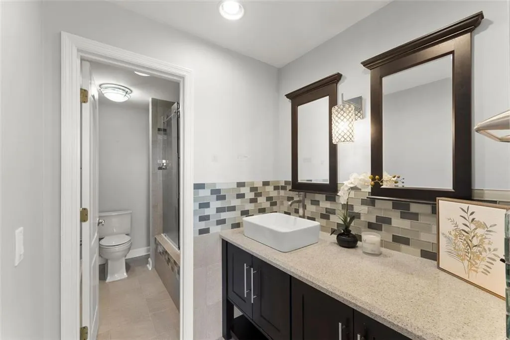 3475 Oak Valley Road Ne Unit #870, Atlanta, Georgia 30326, 1 Bedroom Bedrooms, ,1 BathroomBathrooms,Residential,For Sale,3475 Oak Valley Road Ne Unit #870,7556706