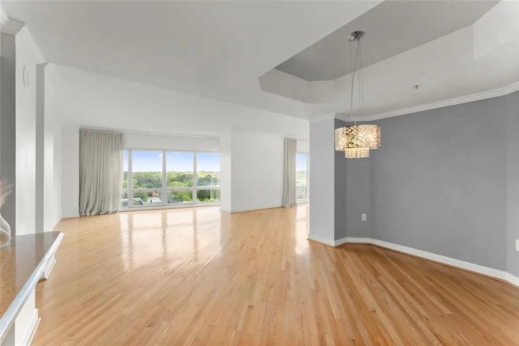 3475 Oak Valley Road Ne Unit #870, Atlanta, Georgia 30326, 1 Bedroom Bedrooms, ,1 BathroomBathrooms,Residential,For Sale,3475 Oak Valley Road Ne Unit #870,7556706