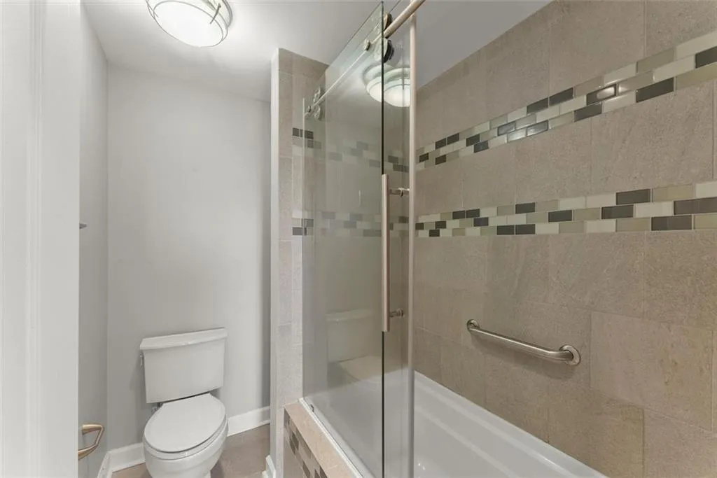 3475 Oak Valley Road Ne Unit #870, Atlanta, Georgia 30326, 1 Bedroom Bedrooms, ,1 BathroomBathrooms,Residential,For Sale,3475 Oak Valley Road Ne Unit #870,7556706