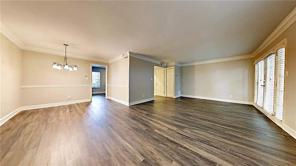 6980 Roswell Road Unit H2, Sandy Springs, Georgia 30328, 3 Bedrooms Bedrooms, ,2 BathroomsBathrooms,Residential,Sold,6980 Roswell Road Unit H2,6713049