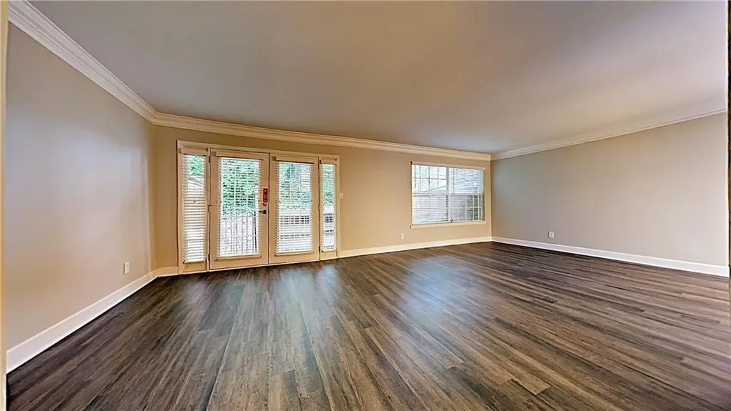 6980 Roswell Road Unit H2, Sandy Springs, Georgia 30328, 3 Bedrooms Bedrooms, ,2 BathroomsBathrooms,Residential,Sold,6980 Roswell Road Unit H2,6713049