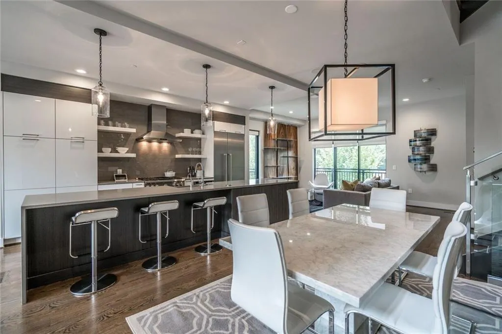 912 Lenox Boulevard Ne Unit 7, Atlanta, Georgia 30324, 3 Bedrooms Bedrooms, ,4 BathroomsBathrooms,Residential,Sold,912 Lenox Boulevard Ne Unit 7,5966316