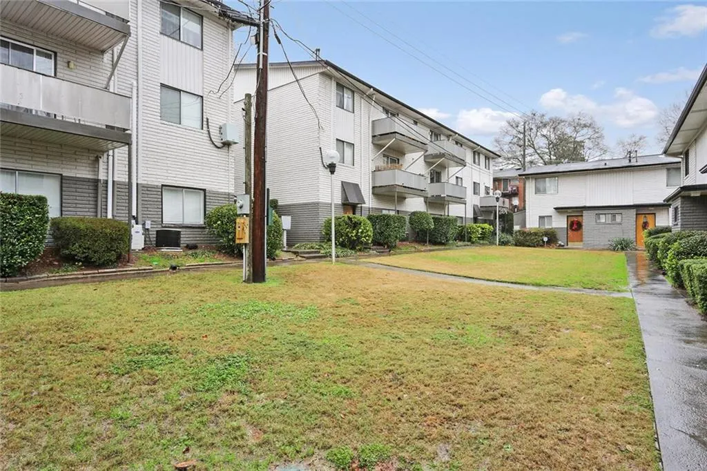 3501 Roswell Road Ne Unit 501, Atlanta, Georgia 30305, 2 Bedrooms Bedrooms, ,1 BathroomBathrooms,Residential,Sold,3501 Roswell Road Ne Unit 501,5943149