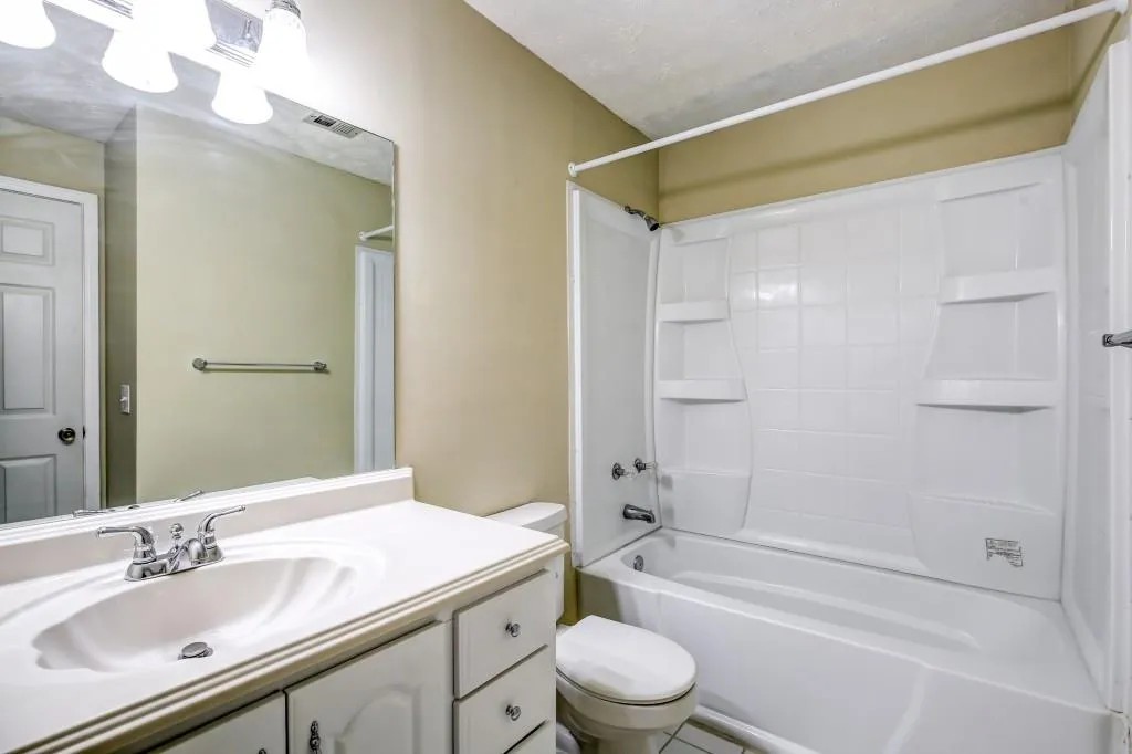 1303 Gettysburg Place Unit 1303, Atlanta, Georgia 30350, 2 Bedrooms Bedrooms, ,2 BathroomsBathrooms,Residential,Sold,1303 Gettysburg Place Unit 1303,5953755