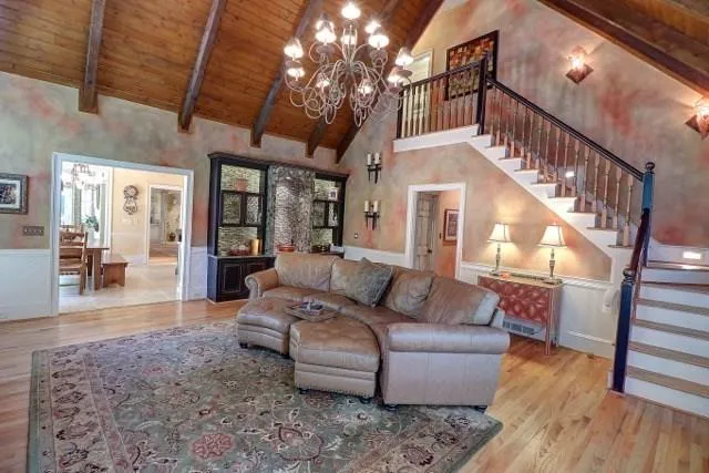 1810 Brandon Hall Drive, Sandy Springs, Georgia 30350, 5 Bedrooms Bedrooms, ,4 BathroomsBathrooms,Residential,Sold,1810 Brandon Hall Drive,5694367