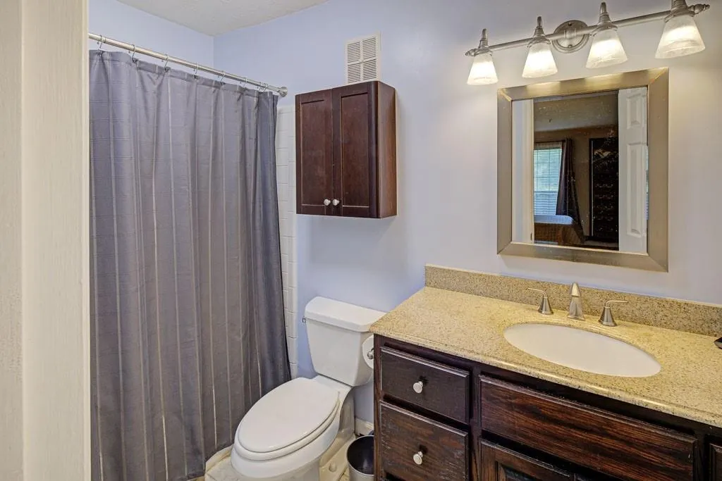 4604 Vinings Central Run Se Unit 131, Atlanta, Georgia 30339, 2 Bedrooms Bedrooms, ,2 BathroomsBathrooms,Residential,For Sale,4604 Vinings Central Run Se Unit 131,7643290