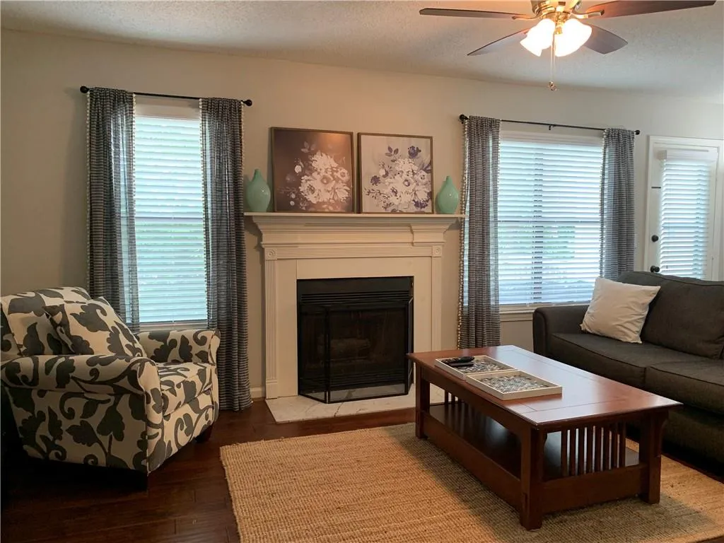 1206 Old Hammond Chase, Sandy Springs, Georgia 30350, 2 Bedrooms Bedrooms, ,2 BathroomsBathrooms,Residential,Sold,1206 Old Hammond Chase,6600351