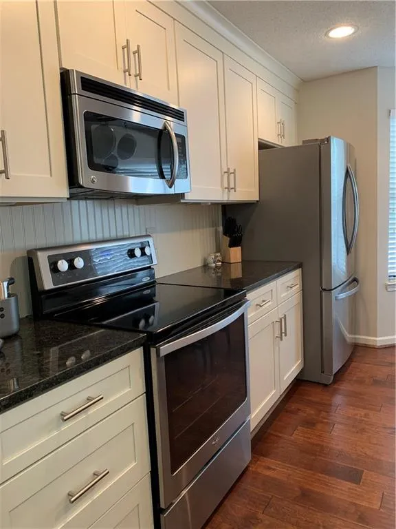 1206 Old Hammond Chase, Sandy Springs, Georgia 30350, 2 Bedrooms Bedrooms, ,2 BathroomsBathrooms,Residential,Sold,1206 Old Hammond Chase,6600351