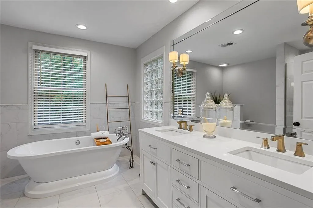 421 Golfview Rd Nw Road Nw, Atlanta, Georgia 30309, 5 Bedrooms Bedrooms, 0 ,4 BathroomsBathrooms,Residential,For Sale,421 Golfview Rd Nw Road Nw,7847849