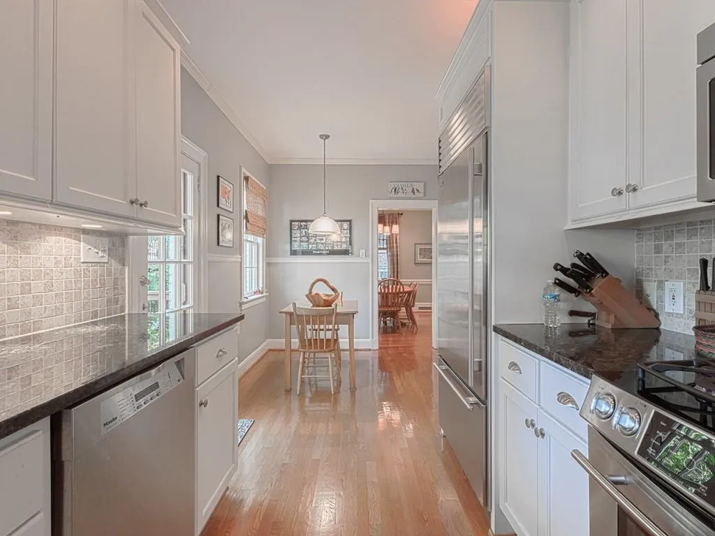 402 E Wesley Road Ne, Atlanta, Georgia 30305, 4 Bedrooms Bedrooms, ,2 BathroomsBathrooms,Residential,Sold,402 E Wesley Road Ne,5751008