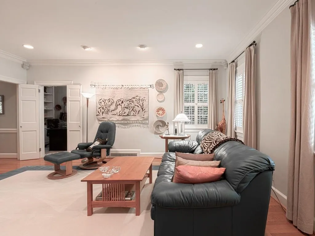 402 E Wesley Road Ne, Atlanta, Georgia 30305, 4 Bedrooms Bedrooms, ,2 BathroomsBathrooms,Residential,Sold,402 E Wesley Road Ne,5751008