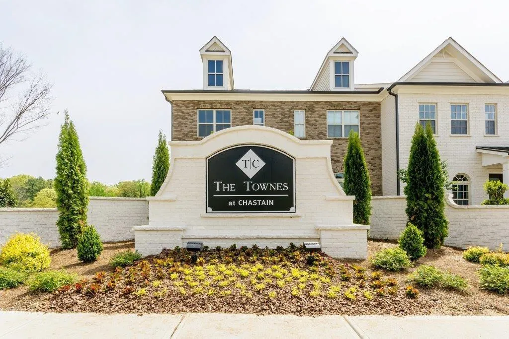 4741 Roswell Road, Atlanta, Georgia 30342, 2 Bedrooms Bedrooms, ,2 BathroomsBathrooms,Residential,Sold,4741 Roswell Road,5879635