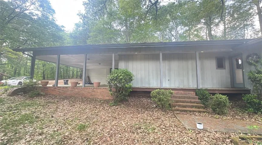 1988 Rockdale Circle, Snellville, Georgia 30078