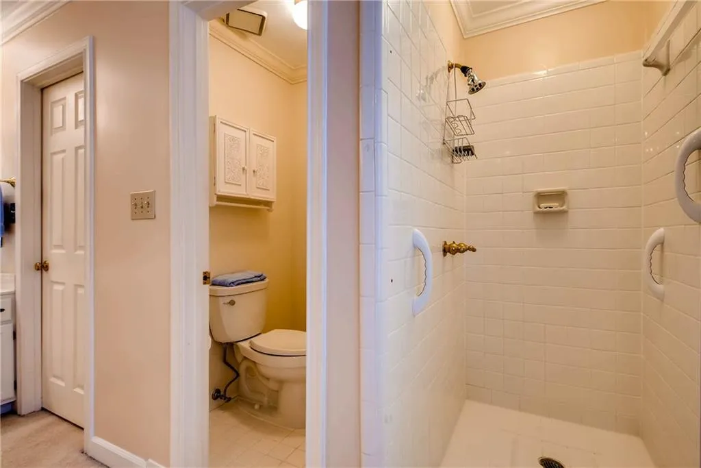 7155 Roswell Road Unit 2, Sandy Springs, Georgia 30328, 3 Bedrooms Bedrooms, ,3 BathroomsBathrooms,Residential,Sold,7155 Roswell Road Unit 2,5797900