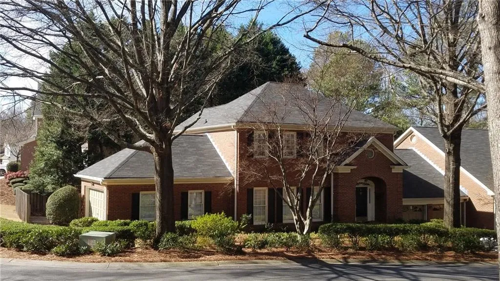 7155 Roswell Road Unit 2, Sandy Springs, Georgia 30328, 3 Bedrooms Bedrooms, ,3 BathroomsBathrooms,Residential,Sold,7155 Roswell Road Unit 2,5797900