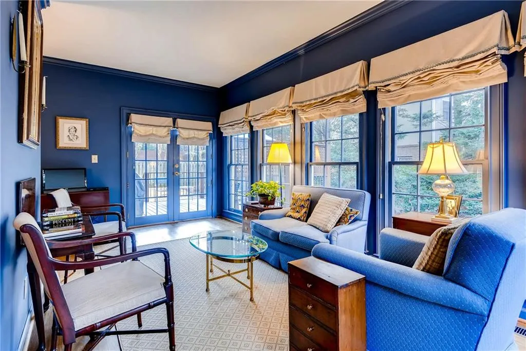 7155 Roswell Road Unit 2, Sandy Springs, Georgia 30328, 3 Bedrooms Bedrooms, ,3 BathroomsBathrooms,Residential,Sold,7155 Roswell Road Unit 2,5797900