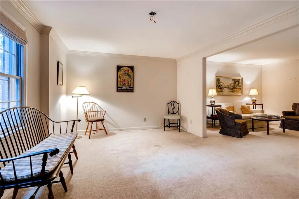 7155 Roswell Road Unit 2, Sandy Springs, Georgia 30328, 3 Bedrooms Bedrooms, ,3 BathroomsBathrooms,Residential,Sold,7155 Roswell Road Unit 2,5797900