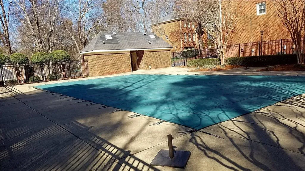 7155 Roswell Road Unit 2, Sandy Springs, Georgia 30328, 3 Bedrooms Bedrooms, ,3 BathroomsBathrooms,Residential,Sold,7155 Roswell Road Unit 2,5797900