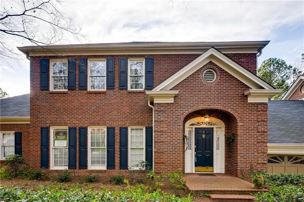7155 Roswell Road Unit 2, Sandy Springs, Georgia 30328, 3 Bedrooms Bedrooms, ,3 BathroomsBathrooms,Residential,Sold,7155 Roswell Road Unit 2,5797900