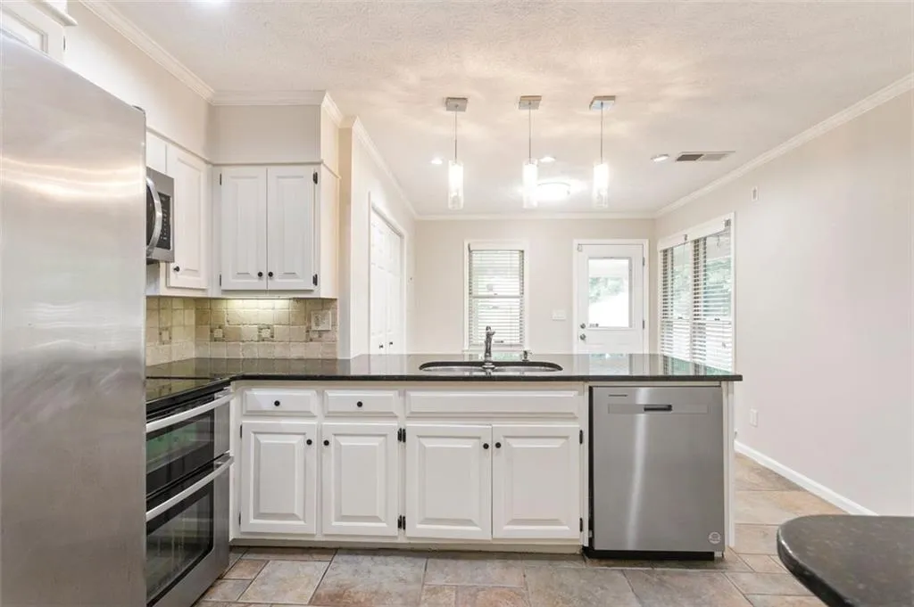 9133 Carroll Manor Drive, Atlanta, Georgia 30350, 2 Bedrooms Bedrooms, ,2 BathroomsBathrooms,Residential,Sold,9133 Carroll Manor Drive,7235578