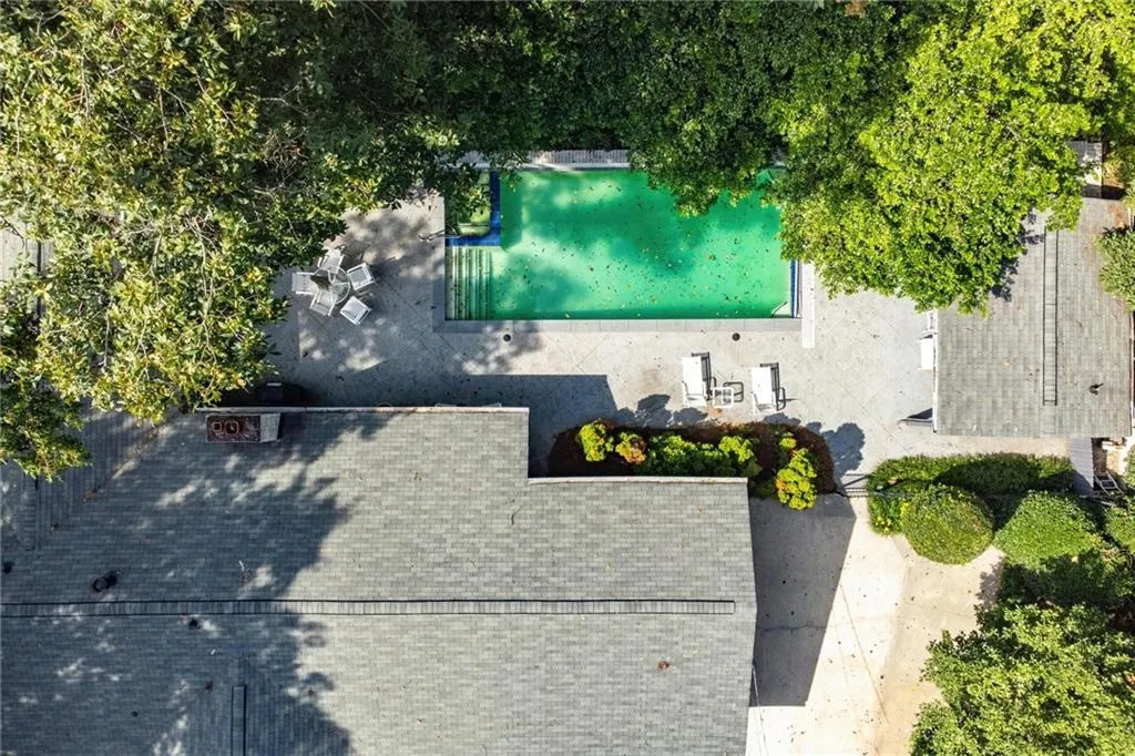 321 Forest Valley Court, Sandy Springs, Georgia 30342, 3 Bedrooms Bedrooms, ,2 BathroomsBathrooms,Residential,Sold,321 Forest Valley Court,7259399