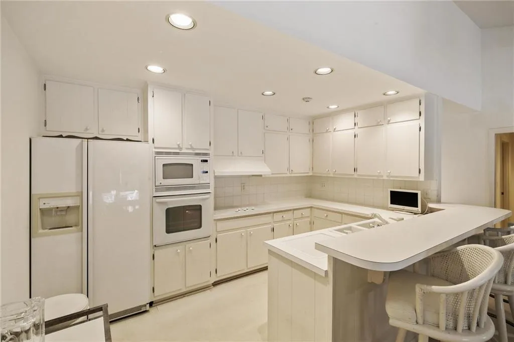 321 Forest Valley Court, Sandy Springs, Georgia 30342, 3 Bedrooms Bedrooms, ,2 BathroomsBathrooms,Residential,Sold,321 Forest Valley Court,7259399