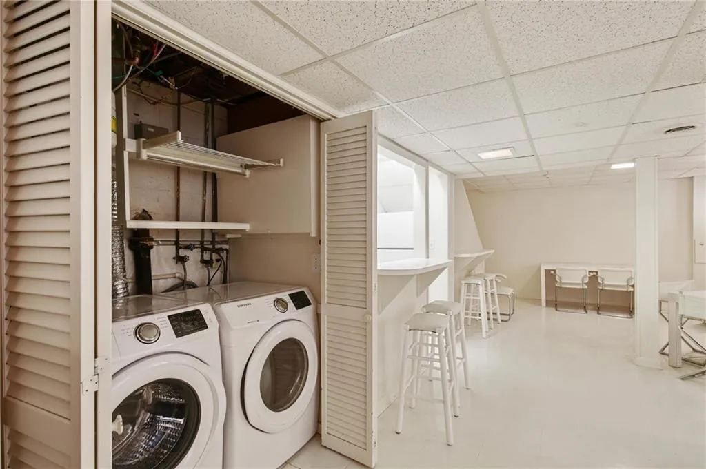 321 Forest Valley Court, Sandy Springs, Georgia 30342, 3 Bedrooms Bedrooms, ,2 BathroomsBathrooms,Residential,Sold,321 Forest Valley Court,7259399