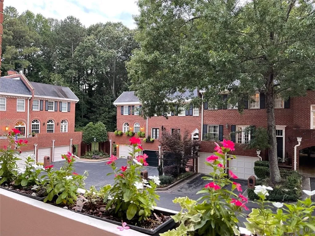 209 Jefferson Circle, Atlanta, Georgia 30328, 3 Bedrooms Bedrooms, ,2 BathroomsBathrooms,Residential,Sold,209 Jefferson Circle,7355685