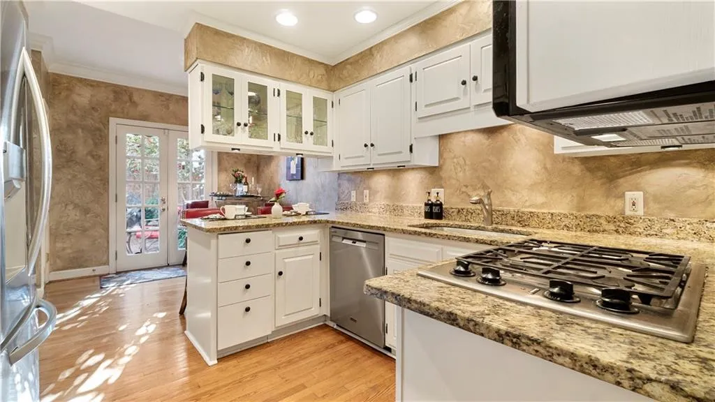 209 Jefferson Circle, Atlanta, Georgia 30328, 3 Bedrooms Bedrooms, ,2 BathroomsBathrooms,Residential,Sold,209 Jefferson Circle,7355685