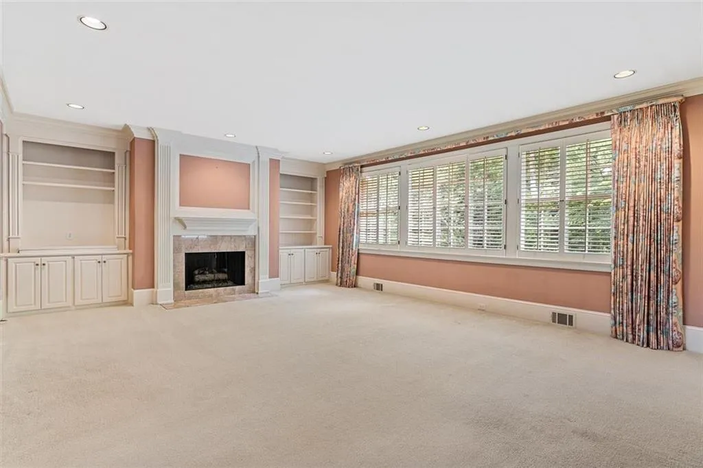 555 Old Cobblestone Drive, Sandy Springs, Georgia 30350, 5 Bedrooms Bedrooms, ,3 BathroomsBathrooms,Residential,Sold,555 Old Cobblestone Drive,7224994