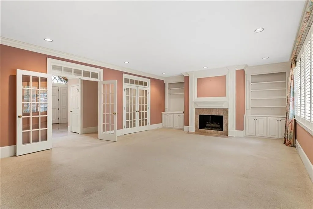 555 Old Cobblestone Drive, Sandy Springs, Georgia 30350, 5 Bedrooms Bedrooms, ,3 BathroomsBathrooms,Residential,Sold,555 Old Cobblestone Drive,7224994