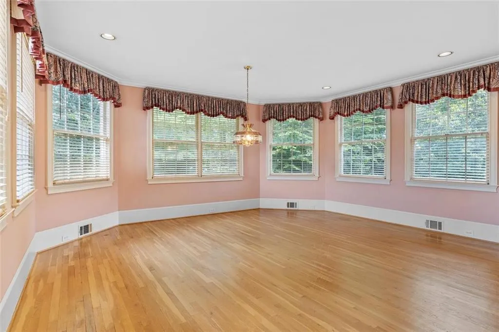 555 Old Cobblestone Drive, Sandy Springs, Georgia 30350, 5 Bedrooms Bedrooms, ,3 BathroomsBathrooms,Residential,Sold,555 Old Cobblestone Drive,7224994