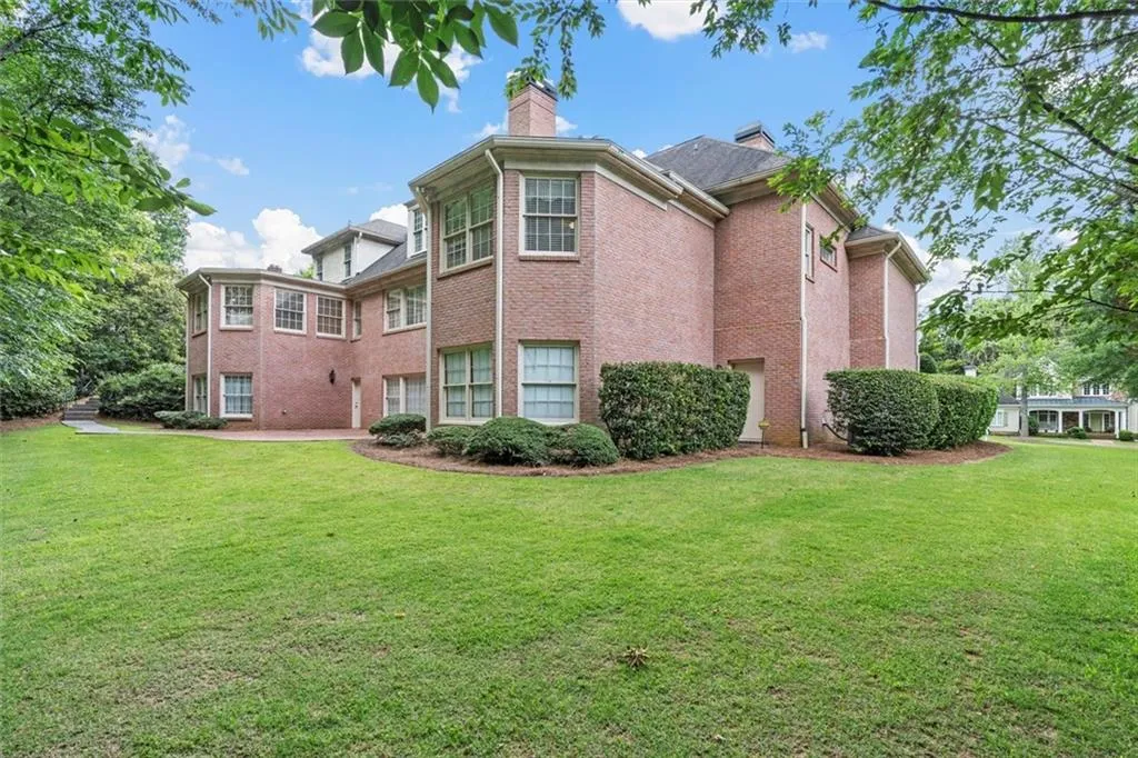 555 Old Cobblestone Drive, Sandy Springs, Georgia 30350, 5 Bedrooms Bedrooms, ,3 BathroomsBathrooms,Residential,Sold,555 Old Cobblestone Drive,7224994