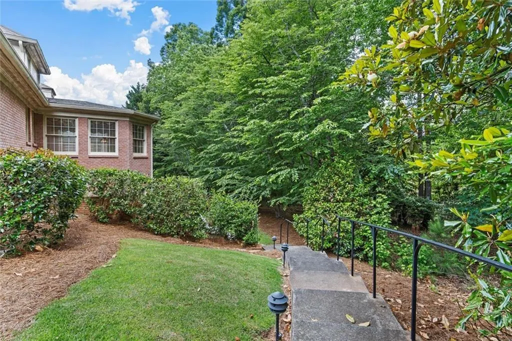 555 Old Cobblestone Drive, Sandy Springs, Georgia 30350, 5 Bedrooms Bedrooms, ,3 BathroomsBathrooms,Residential,Sold,555 Old Cobblestone Drive,7224994