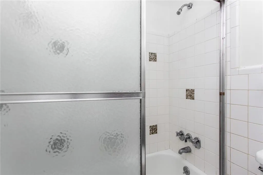 5595 Kingsport Drive Unit 17, Atlanta, Georgia 30342, 3 Bedrooms Bedrooms, ,2 BathroomsBathrooms,Residential,Sold,5595 Kingsport Drive Unit 17,6815974