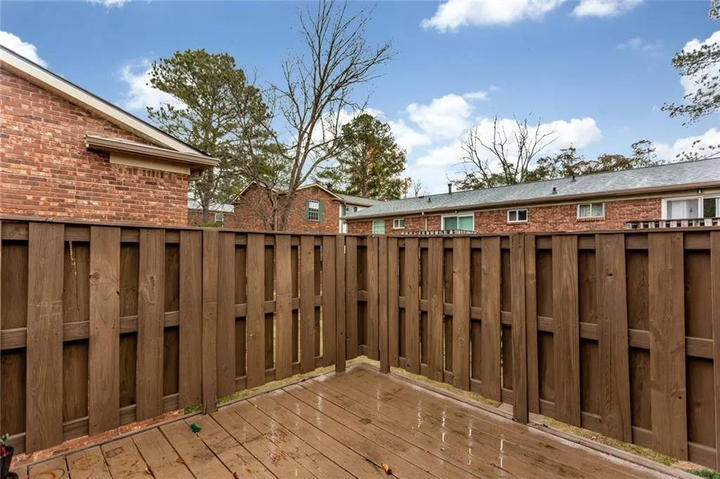 5595 Kingsport Drive Unit 17, Atlanta, Georgia 30342, 3 Bedrooms Bedrooms, ,2 BathroomsBathrooms,Residential,Sold,5595 Kingsport Drive Unit 17,6815974