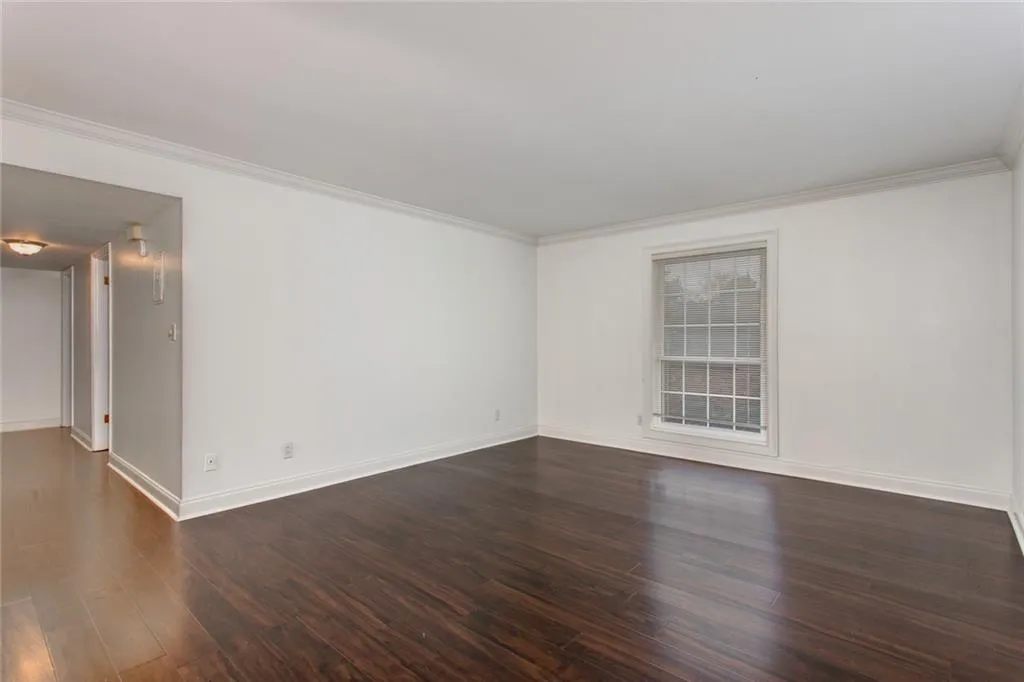 5595 Kingsport Drive Unit 17, Atlanta, Georgia 30342, 3 Bedrooms Bedrooms, ,2 BathroomsBathrooms,Residential,Sold,5595 Kingsport Drive Unit 17,6815974