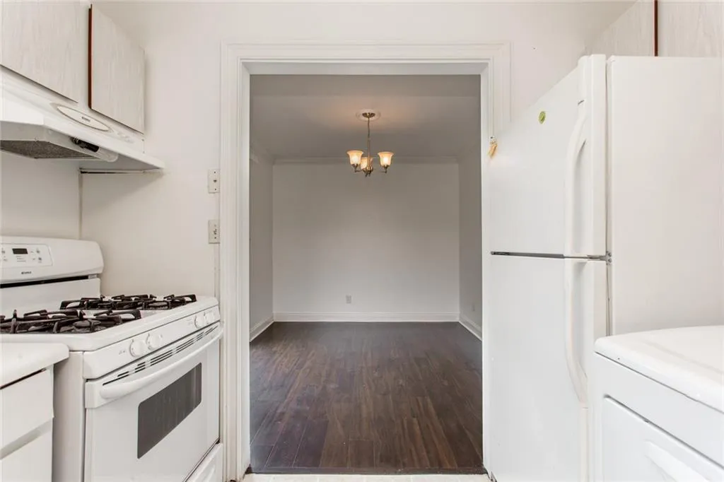 5595 Kingsport Drive Unit 17, Atlanta, Georgia 30342, 3 Bedrooms Bedrooms, ,2 BathroomsBathrooms,Residential,Sold,5595 Kingsport Drive Unit 17,6815974