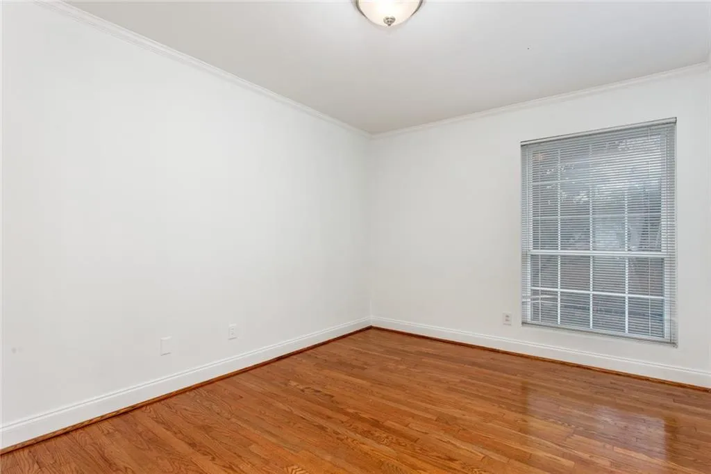 5595 Kingsport Drive Unit 17, Atlanta, Georgia 30342, 3 Bedrooms Bedrooms, ,2 BathroomsBathrooms,Residential,Sold,5595 Kingsport Drive Unit 17,6815974