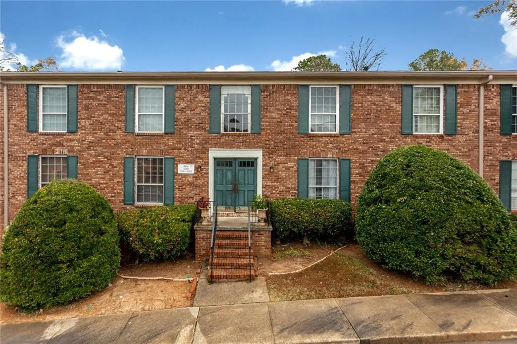 5595 Kingsport Drive Unit 17, Atlanta, Georgia 30342, 3 Bedrooms Bedrooms, ,2 BathroomsBathrooms,Residential,Sold,5595 Kingsport Drive Unit 17,6815974