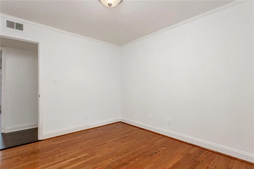 5595 Kingsport Drive Unit 17, Atlanta, Georgia 30342, 3 Bedrooms Bedrooms, ,2 BathroomsBathrooms,Residential,Sold,5595 Kingsport Drive Unit 17,6815974