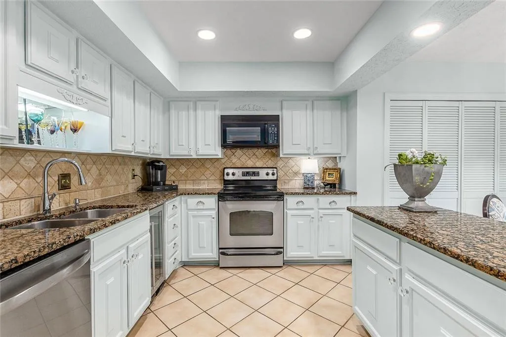 431 The North Chace, Atlanta, Georgia 30328, 4 Bedrooms Bedrooms, ,3 BathroomsBathrooms,Residential,For Sale,431 The North Chace,7683720