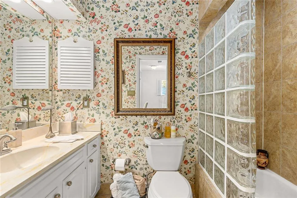 431 The North Chace, Atlanta, Georgia 30328, 4 Bedrooms Bedrooms, ,3 BathroomsBathrooms,Residential,For Sale,431 The North Chace,7683720