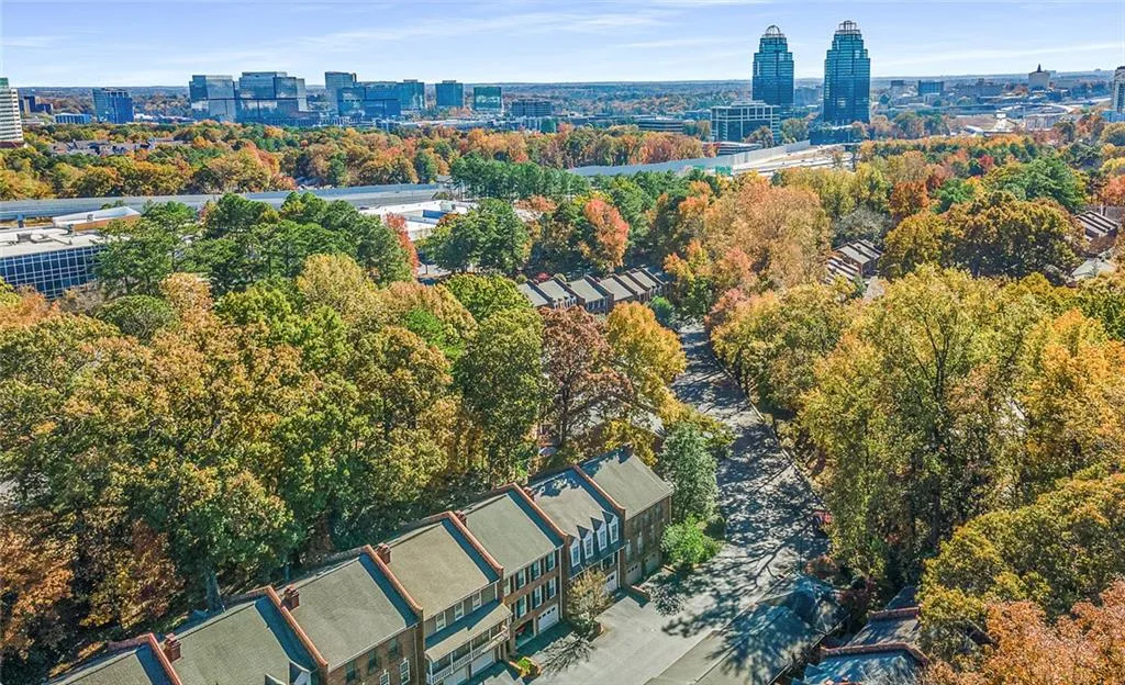 431 The North Chace, Atlanta, Georgia 30328, 4 Bedrooms Bedrooms, ,3 BathroomsBathrooms,Residential,For Sale,431 The North Chace,7683720