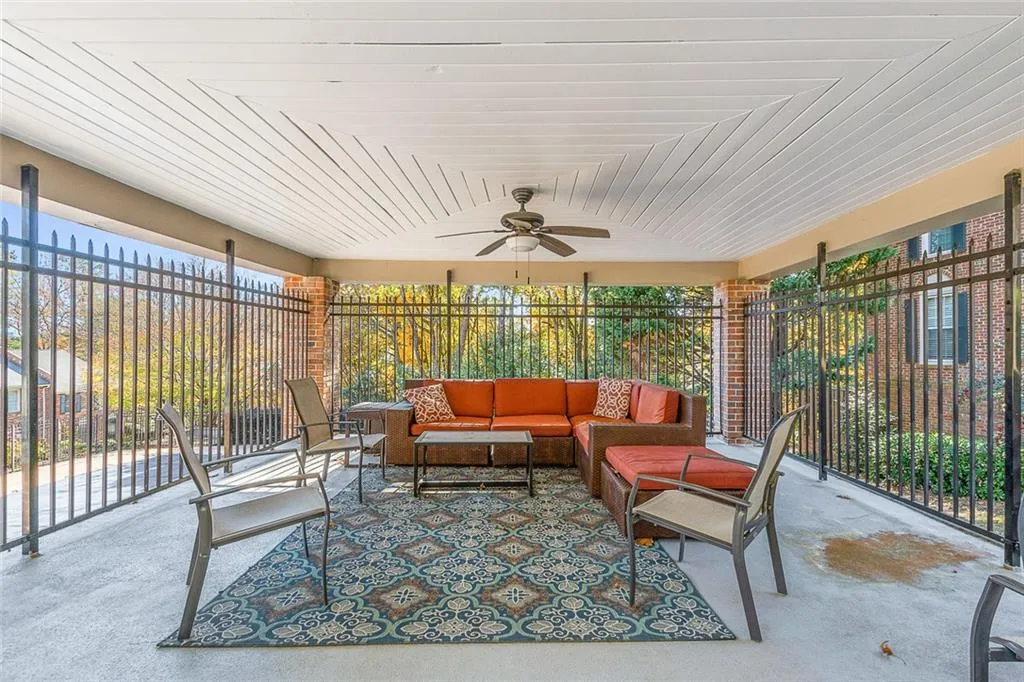 431 The North Chace, Atlanta, Georgia 30328, 4 Bedrooms Bedrooms, ,3 BathroomsBathrooms,Residential,For Sale,431 The North Chace,7683720