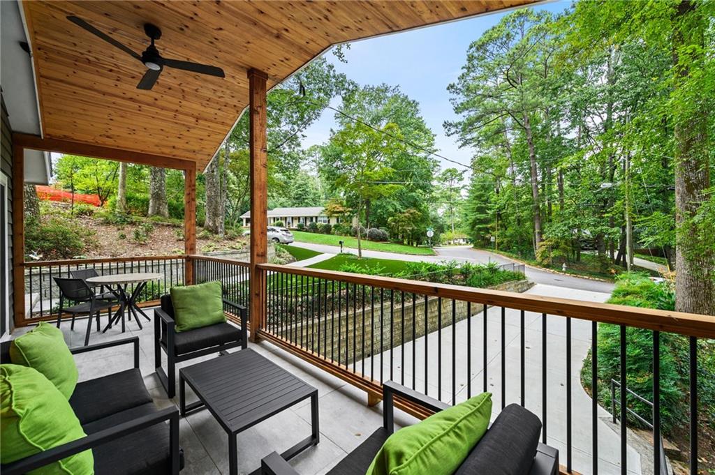 100 Angus Trail, Sandy Springs, Georgia 30328, 3 Bedrooms Bedrooms, ,3 BathroomsBathrooms,Residential,Sold,100 Angus Trail,7283870
